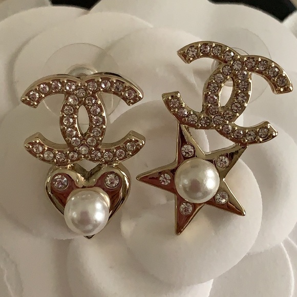 SALE❤️❤️❤️Chanel Crystal Star and Heart Stud Earrings - Picture 3 of 12
